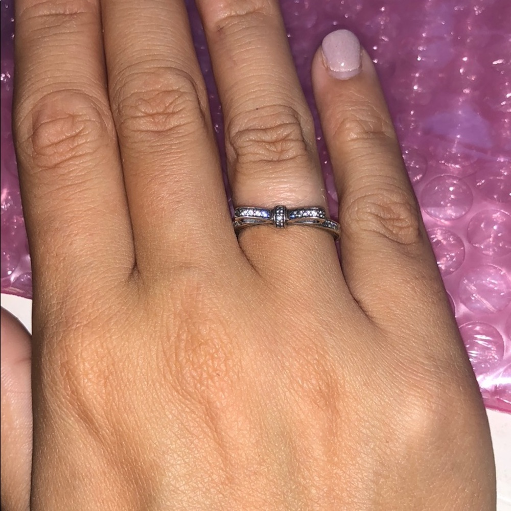 Pandora Sparkling Bow ring